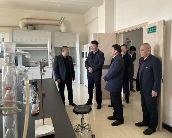 酒泉市政府黨組成員、副市長哈里別克來敦煌種業(yè)調(diào)研指導(dǎo)工作